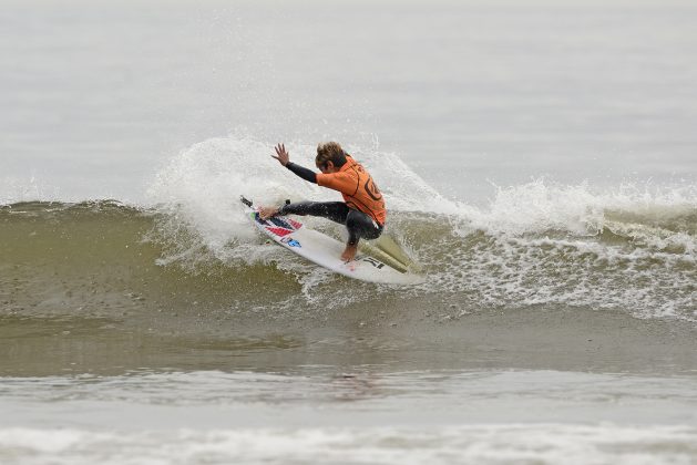 Walley Guimarães Circuito Surf Talentos Oceano, Balneário Camboriú (SC). Foto: Marcos Credie.