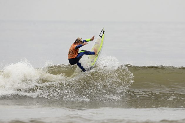 Leo Casal Circuito Surf Talentos Oceano, Balneário Camboriú (SC). Foto: Marcos Credie.