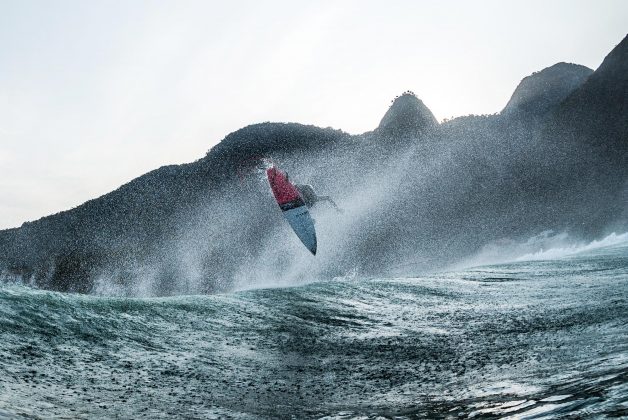 Luca Nolasco, Itacoatiara, Niterói (RJ). Foto: Fabio Bueno.