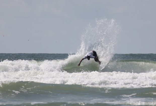 Emanuel de Souza (RN) CBSurf Tour, Praia do Atalaia, Salinópolis, Pará. Foto: Jeremy Dias.