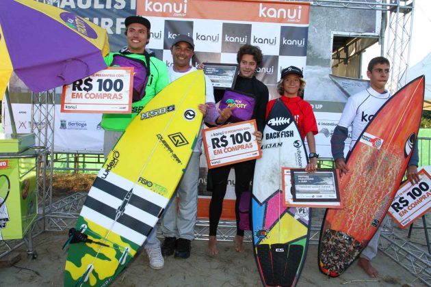 Pódio Junior Festival Paulistano de Surf, Riviera de São Lourenço, Bertioga (SP). Foto: Nancy Geringer.