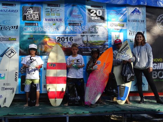 Pódio Petit Sebastianense de Surf, praia da Baleia, São Sebastião. Foto: Waltinho Adil.