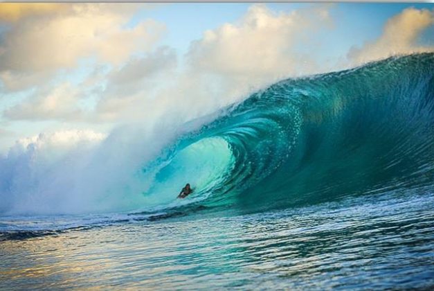 Juliana Freitas, Teahupoo, Taiti. Foto: Arquivo pessoal.