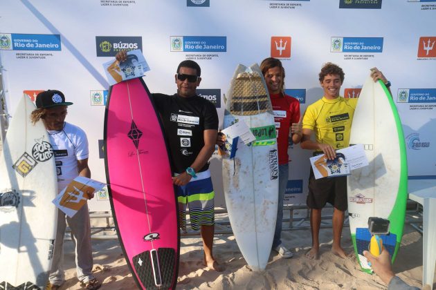 Pódio Open Surf Solidário, Geribá (RJ). Foto: Jorge Porto.