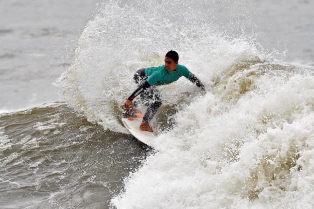 Alexandre Camargo Santos Surf, terceira etapa, Quebra-Mar, Santos. Foto: Ivan Storti.