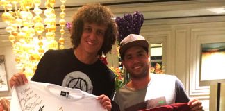 David Luiz recebe Mineiro