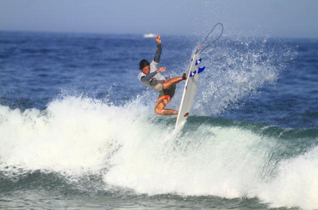 Gustavo Araújo, Ubatuba Pro Surf 2016, Itamambuca (SP). Foto: Aleko Stergiou.