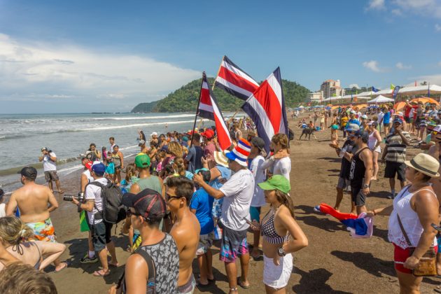 Torcida costa-riquenha, ISA World Surfing Games 2016, Playa Jacó, Costa Rica. Foto: ISA / Evans.