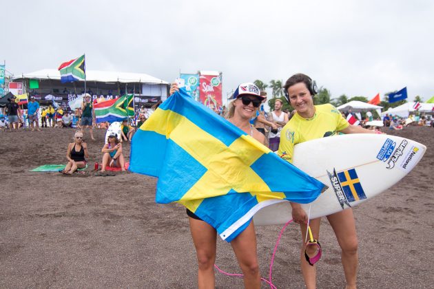 Sandra Johansson e Lin Birnbo, ISA World Surfing Games 2016, Playa Jacó, Costa Rica. Foto: ISA / Jimenez.