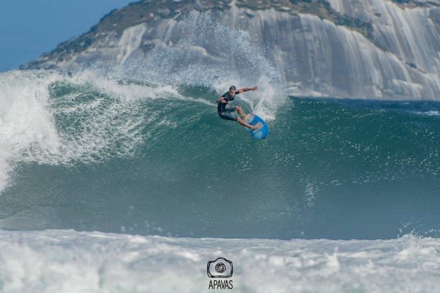 João Paulo OsklenSurfing Arpoador Clássico 16, Praia do Arpoador (RJ). Foto: Ana Paula Vasconcelos.