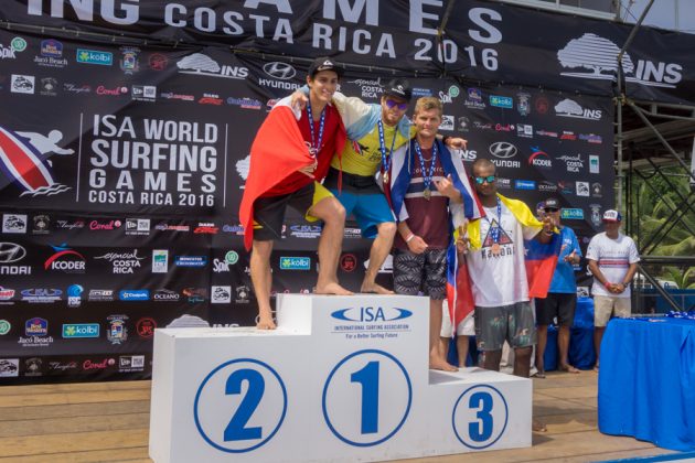 Pódio Masculino, INS ISA World Surfing Games 2016, Jacó, Costa Rica. Foto: ISA / Evans.