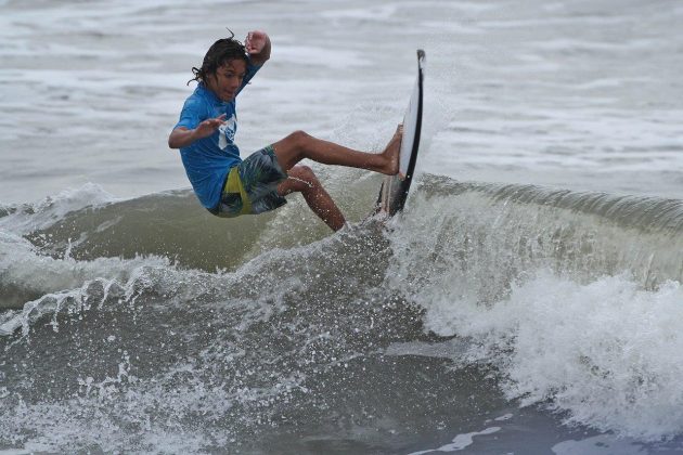 Lucas Vicente Hang Loose Surf Attack, Quebra-Mar, Santos. Foto: Adriana Berlinck.