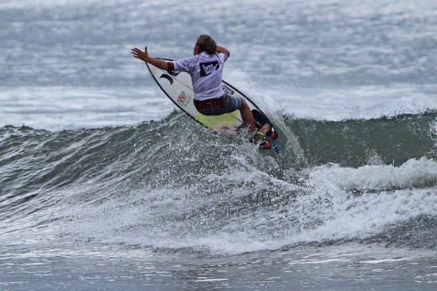 Rodrigo Saldanha Hang Loose Surf Attack, Quebra-Mar, Santos. Foto: Adriana Berlinck.