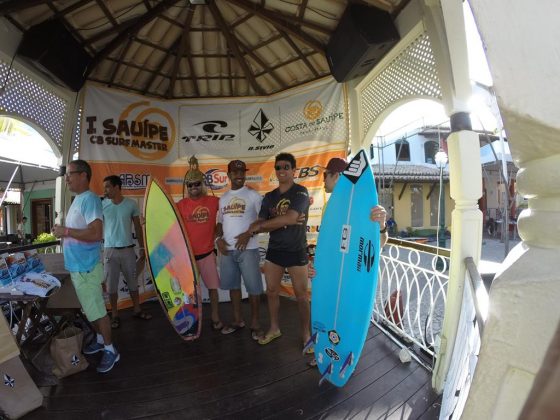 Pódio Kahuna, CBSurf Brasileiro Master 2016, Costa do Sauípe (BA). Foto: Silvia Winik.