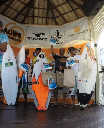 Pódio Master, CBSurf Brasileiro Master 2016, Costa do Sauípe (BA). Foto: Silvia Winik.