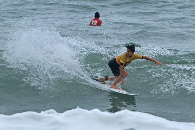 Diego Aguiar Hang Loose Surf Attack, Pitangueiras, Guarujá. Foto: Adriana Berlinck.