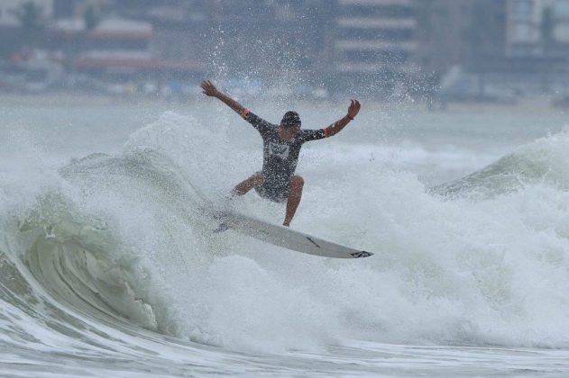 Anderson Junior Segunda etapa do Hang Loose Surf Attack, Pitangueiras, Guarujá. Foto: Adriana Berlinck.