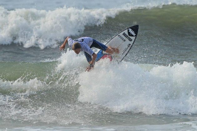 Pedro Bianchini Segunda etapa do Hang Loose Surf Attack, Pitangueiras, Guarujá. Foto: Adriana Berlinck.