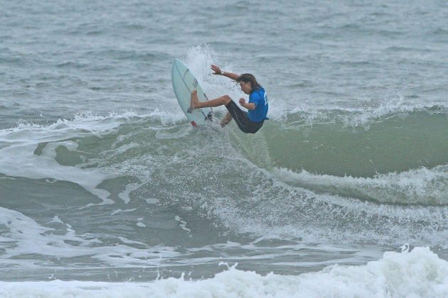 Pedro Dib Hang Loose Surf Attack, Pitangueiras, Guarujá. Foto: Adriana Berlinck.