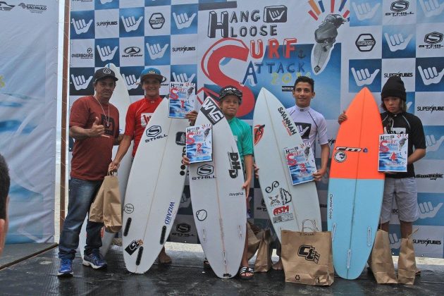 Pódio Iniciante Hang Loose Surf Attack, Pitangueiras, Guarujá. Foto: Adriana Berlinck.