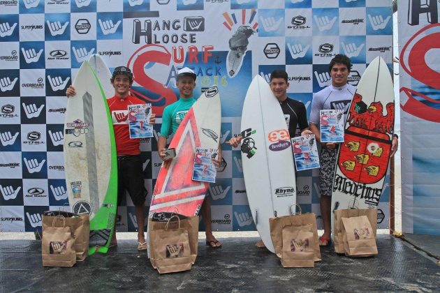 Pódio Junior Hang Loose Surf Attack, Pitangueiras, Guarujá. Foto: Adriana Berlinck.