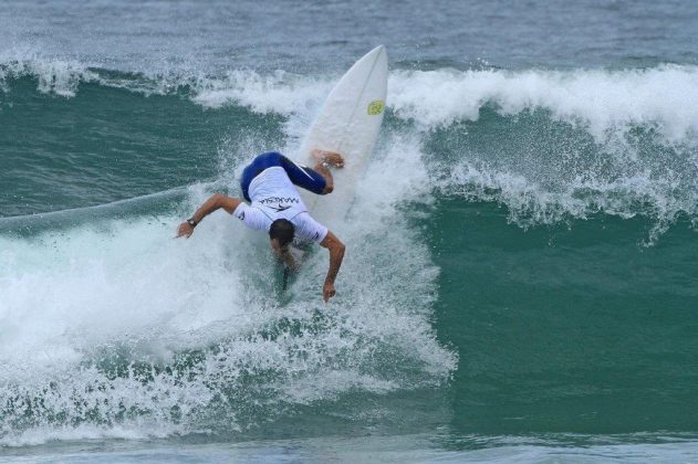 Leandro Bastos Maresia Paulista de Surf Profissional, segunda etapa, Maresias, São Sebastião. Foto: Adriana Berlinck.