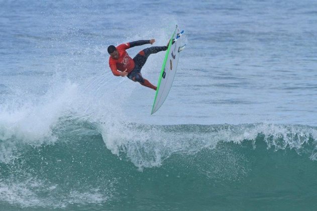 Wesley Dantas Maresia Paulista de Surf Profissional, segunda etapa, Maresias, São Sebastião. Foto: Adriana Berlinck.