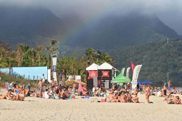 Segunda etapa do Maresia Paulista de Surf Profissional 2016, Maresias, São Sebastião (SP). Foto: Thais Serra.