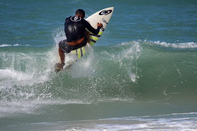 Fábio Silva Setembro Surf, pico do Pontão, Praia do Iguape (CE). Foto: Talles Freitas.