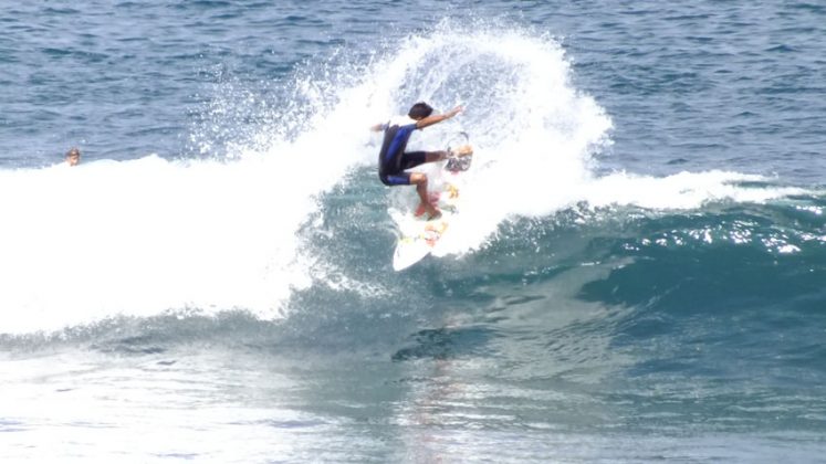 Raul Bormann, VISSLA ISA World Junior Surfing Championship em Açores, Portugal. Foto: Gabriel Macedo.