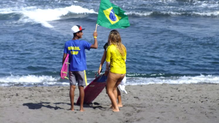 Jonas Marretinha e Karol Ribeiro, VISSLA ISA World Junior Surfing Championship 2016, Açores, Portugal. Foto: Patrick Toledo.