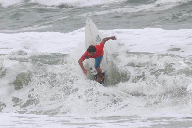 Carlos Eduardo Rip Curl Guarujaense, Praia do Tombo, Guarujá. Foto: João Carvalho.