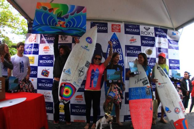  Campeonato Brasileiro Wizard Surf Feminino, Praia de Itamambuca, Ubatuba. Foto: Aleko Stergiou.