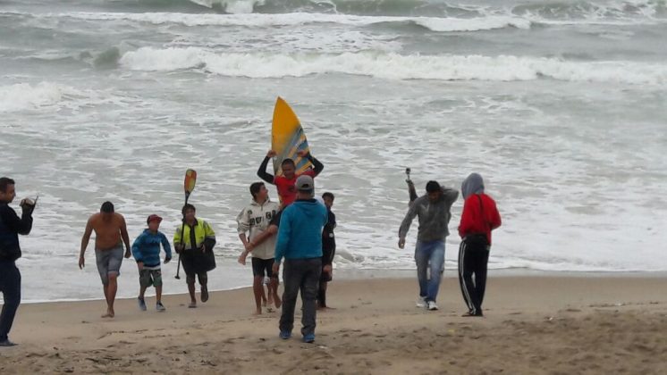 Luiz Diniz comemora o título. Rip Curl Guarujaense. Foto: João Carvalho.