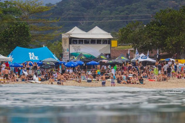 18º Circuito Universitário de Surf, Maresias, São Sebastião Brasil Surf Girls. Foto: Silas Garciar.