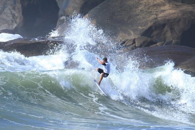 Peterson Crisanto, Terceira etapa do Maresia Paulista de Surf Profissional 2016, Itamambuca, Ubatuba (SP). Foto: Renato Boulos.