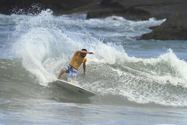 Jihad Khodr, Terceira etapa do Maresia Paulista de Surf Profissional 2016, Itamambuca, Ubatuba (SP). Foto: Renato Boulos.