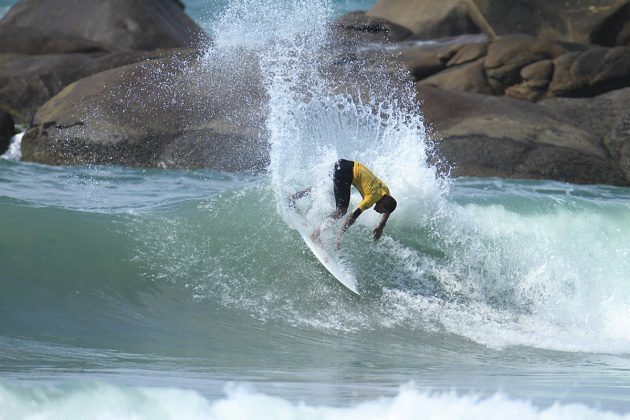 José Francisco, Terceira etapa do Maresia Paulista de Surf Profissional 2016, Itamambuca, Ubatuba (SP). Foto: Renato Boulos.