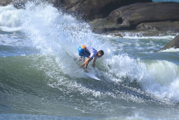 Magno Pacheco, Terceira etapa do Maresia Paulista de Surf Profissional 2016, Itamambuca, Ubatuba (SP). Foto: Renato Boulos.