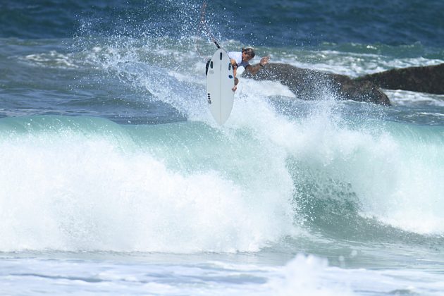 Thiago Camarão, Terceira etapa do Maresia Paulista de Surf Profissional 2016, Itamambuca, Ubatuba (SP). Foto: Renato Boulos.