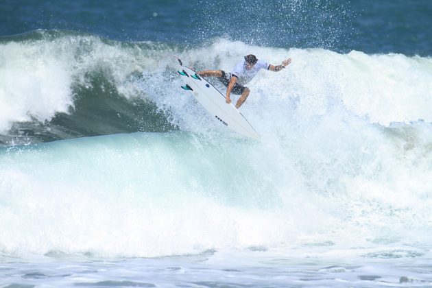 Thiago Camarão, Terceira etapa do Maresia Paulista de Surf Profissional 2016, Itamambuca, Ubatuba (SP). Foto: Renato Boulos.