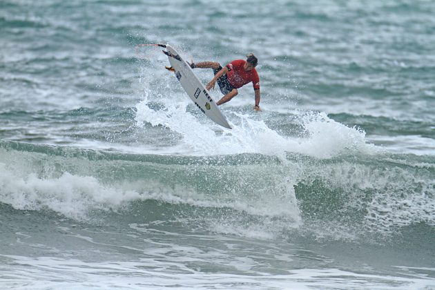 Thiago Camarão, Terceira etapa do Maresia Paulista de Surf Profissional 2016, Itamambuca, Ubatuba (SP). Foto: Renato Boulos.