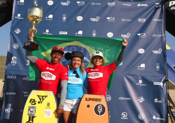 Neymara, Isabela Sousa e Sócrates Santana Nazaré Pro 2016, Praia de Nazaré, Portugal. Foto: Lima Jr. .