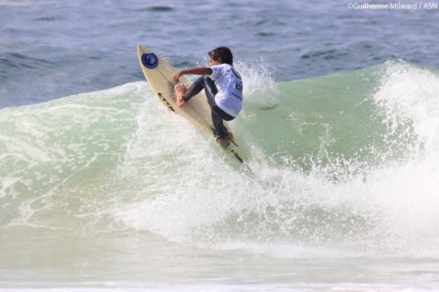 Caio Knappi Segunda etapa, Circuito ASN, canto da pedra do Pampo, praia de Itacoatiara (RJ).  . Foto: Dunbar.