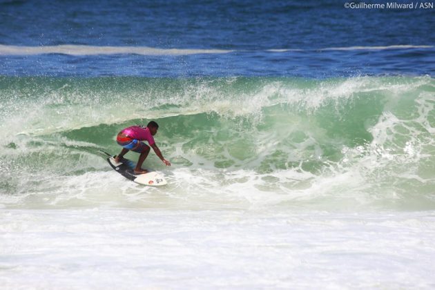 Danilo de Souza Segunda etapa, Circuito ASN, canto da pedra do Pampo, praia de Itacoatiara (RJ).  . Foto: Dunbar.