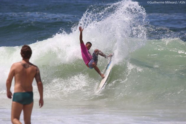 Danilo de Souza Segunda etapa, Circuito ASN, canto da pedra do Pampo, praia de Itacoatiara (RJ).  . Foto: Dunbar.