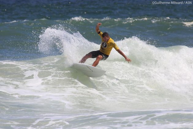 Eric Goncalves Segunda etapa, Circuito ASN, canto da pedra do Pampo, praia de Itacoatiara (RJ).  . Foto: Dunbar.