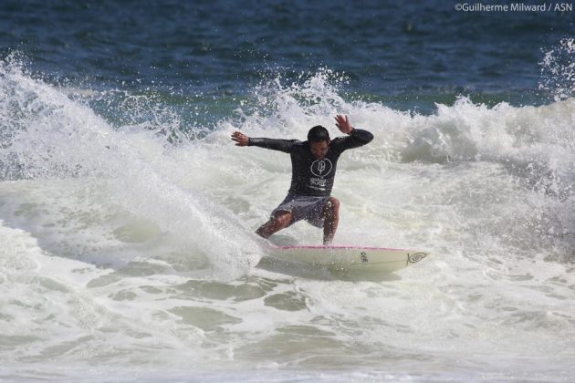 Guilherme Sodré Segunda etapa, Circuito ASN, canto da pedra do Pampo, praia de Itacoatiara (RJ).  . Foto: Dunbar.