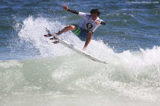 Lucas Paes Segunda etapa, Circuito ASN, canto da pedra do Pampo, praia de Itacoatiara (RJ).  . Foto: Dunbar.