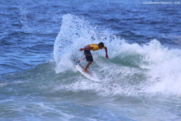 Marcos Uberlan Segunda etapa, Circuito ASN, canto da pedra do Pampo, praia de Itacoatiara (RJ).  . Foto: Dunbar.